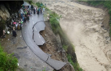 Ratusan Korban Banjir di India Dikremasi Massal