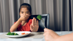 Cara Menghadapi Anak Picky Eater yang Suka Pilih-pilih Makanan